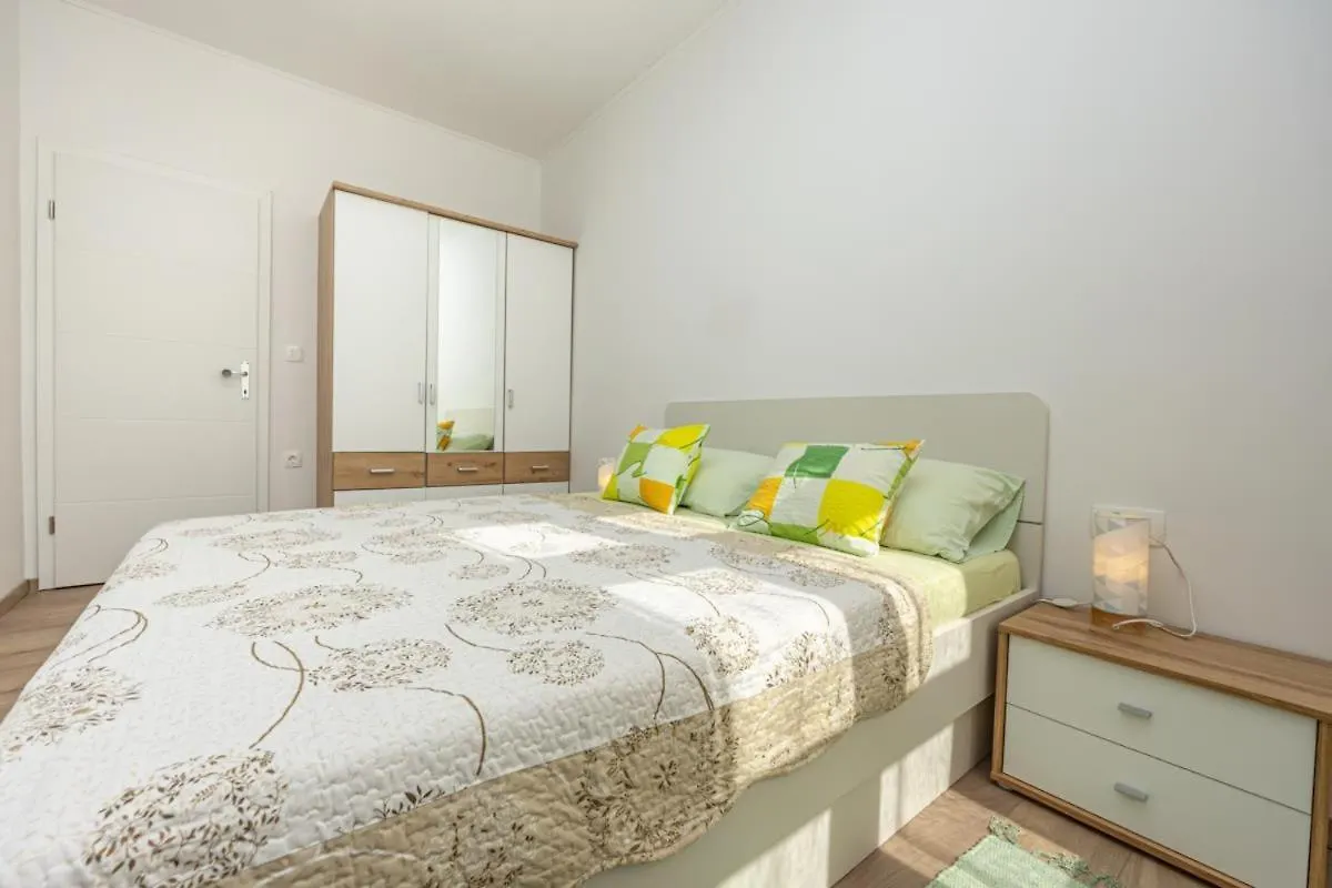 Apartmani Leo Centar Crikvenica 0*,  Croatia